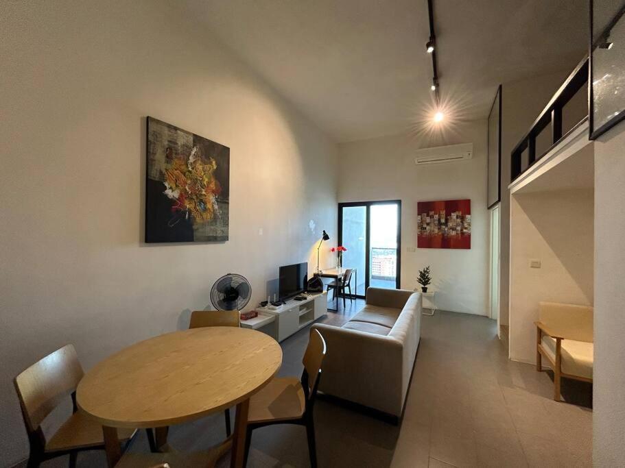 Klsentral/bangsar/midvalley/6px/netflix/balcony *