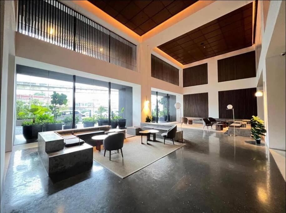 Klsentral/bangsar/midvalley/6px/netflix/balcony